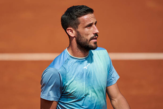 ВИДЕО. Теннисисты вроде бы собираются, но так и не жмут друг другу руку