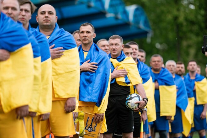 ФОТО. Оформив дубль. Шевченко та Ребров зіграли один проти одного