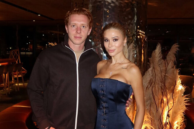 ФОТО. Дружина футболіста Шахтаря розповіла про крінж-подарунки чоловіка