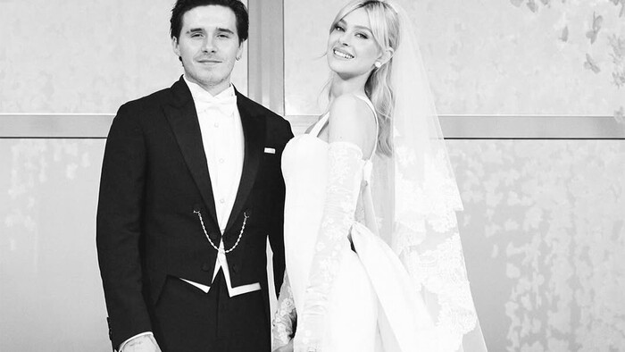 ФОТО. Дружина сина Бекхема сфотографувалася оголеною. У душі