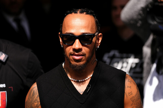 Хэмилтон подписал новый контракт. Не с командой Формулы-1