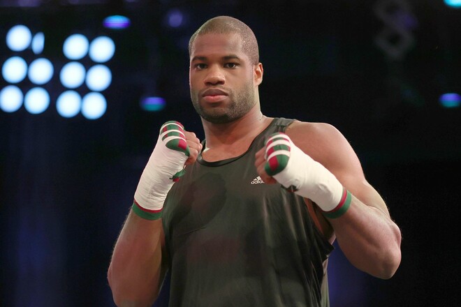 ДЮБУА: «Ви його бачили? Він точно вже зношений»