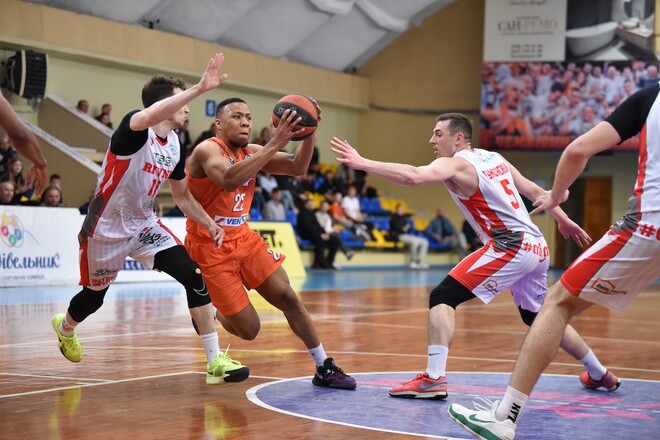Буде третя гра. Черкаські Мавпи взяли реванш над БК Рівне