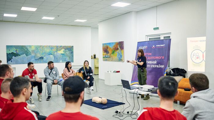Поруч у критичну мить: тренери опановують навички надання допомоги дітям