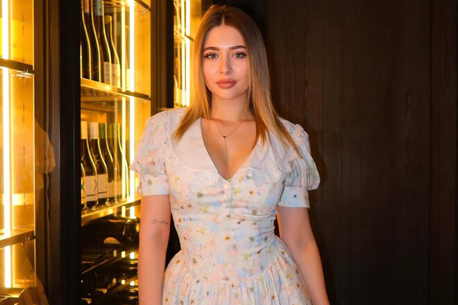 ФОТО. Футболист УПЛ встречается с настоящей красоткой. Огненные снимки