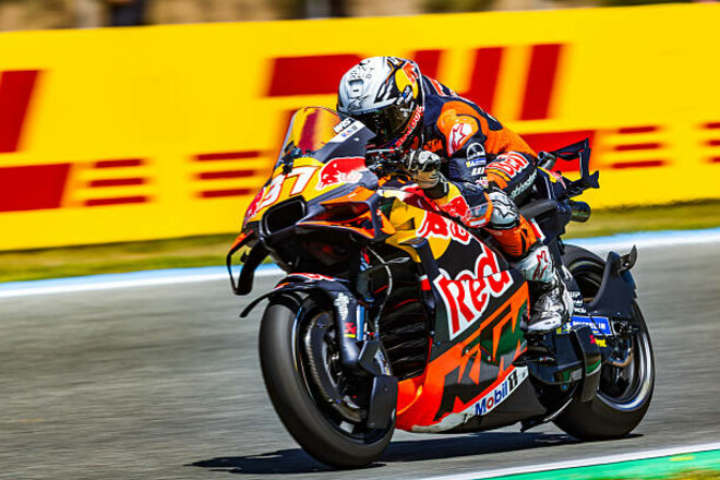MotoGP. Молодой талант КТМ перенес операцию на руке