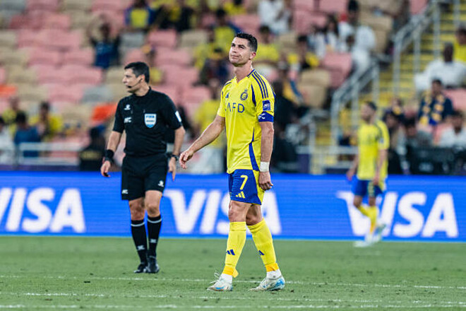 ВИДЕО. Что он делает? Фанаты удивлены реакцией Роналду на вылет из турнира