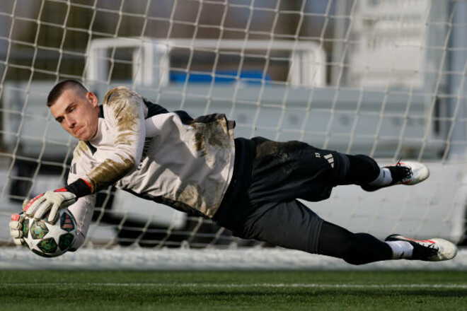 Есть Лунин. Галатасарай назвал двух претендентов на роль первого номера