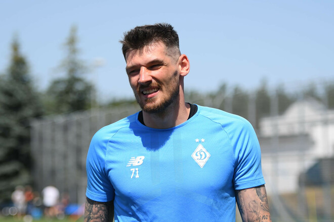 ВИДЕО. Коноплянка представил легендарного вратаря для медиа-команды