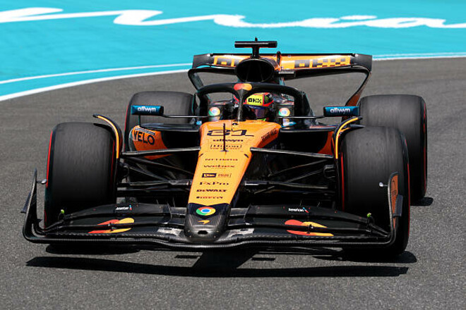 Старт Гран-при Майами: новый статус Ферстаппена, красный флаг и Пиастри