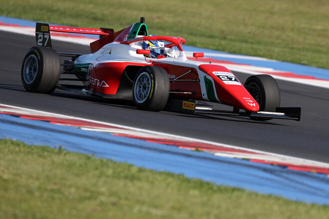 Бондарев в топ-5 на старті. Підсумки першого дня етапу Ф-4 Італії