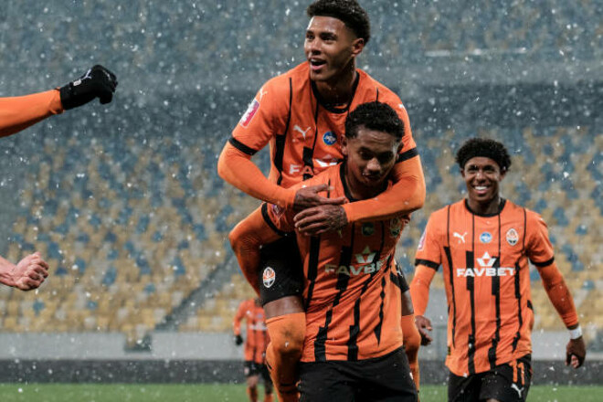 we.ua - Чopнoмopeць – Шaxтap – 0:3. Дубль Heвepтoнa зa чoтиpи xвилини. Biдeo гoлiв