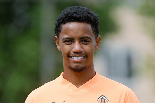 ВИДЕО. Дубль за четыре минуты. Невертон увеличил преимущество Шахтера