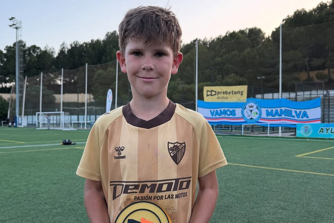 ФОТО. Милота дня. Сын Реброва показал в каких щитках играет