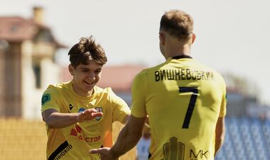 Гарні голи, бійка та вилучення. Нива-2 Тернопіль зіграла внічию з Ужгородом