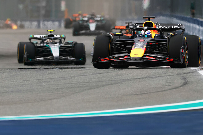 Ред Булл подав протест на пілота Мерседеса. Судді дали свій вердикт