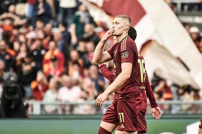 «Он приносит нам очки». Реакция фанов на победный гол Довбика