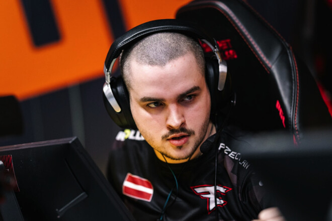 Возвращение s1mple? В FaZe Clan начались кадровые изменения