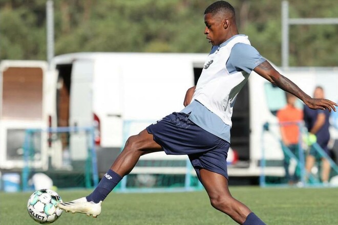 Просмотр продолжается. Форвард из Колумбии поучаствовал в тренировке Динамо