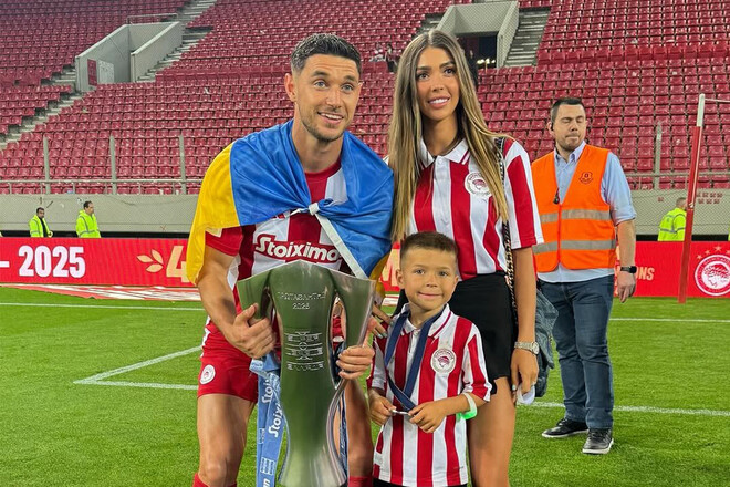 ФОТО. Нападник збірної України зворушив знімком з родиною