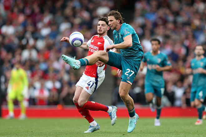 ФОТО. Рекордсмен АПЛ включив зірку збірної України у команду туру