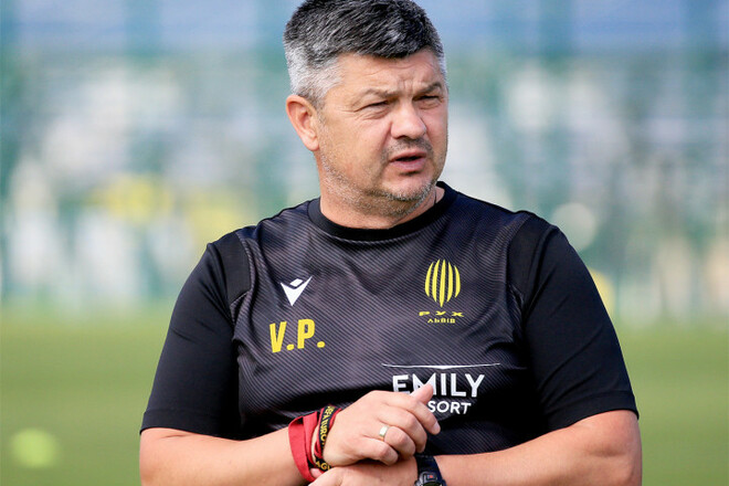Тренер клубу УПЛ може очолити європейську команду. В ній є українці