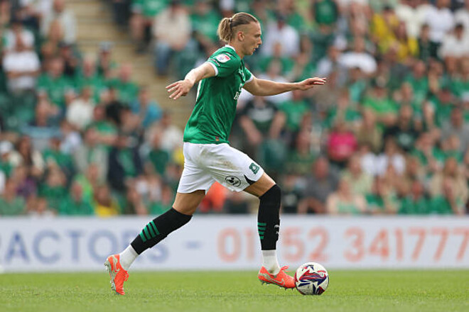 Легионер сборной Украины прокомментировал слухи о своем трансфере