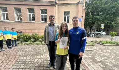 Срібний призер чемпіонату світу з лижної акробатики завітав до рідної школи