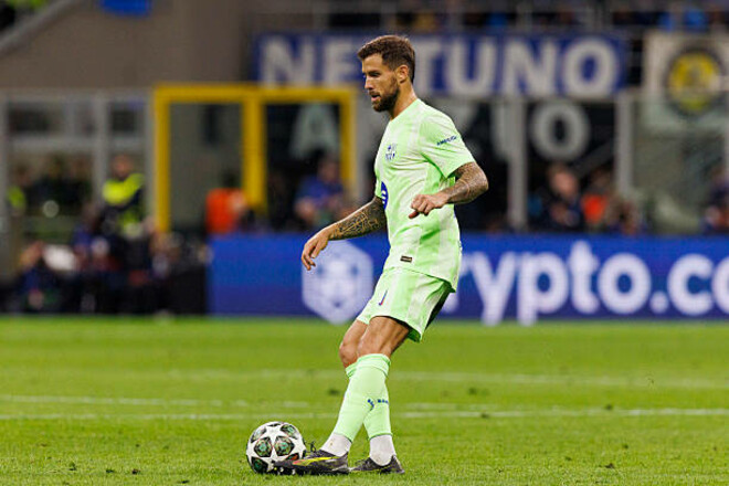 Игроку Барсы грозит длительный бан. Он плюнул в соперника в полуфинале ЛЧ