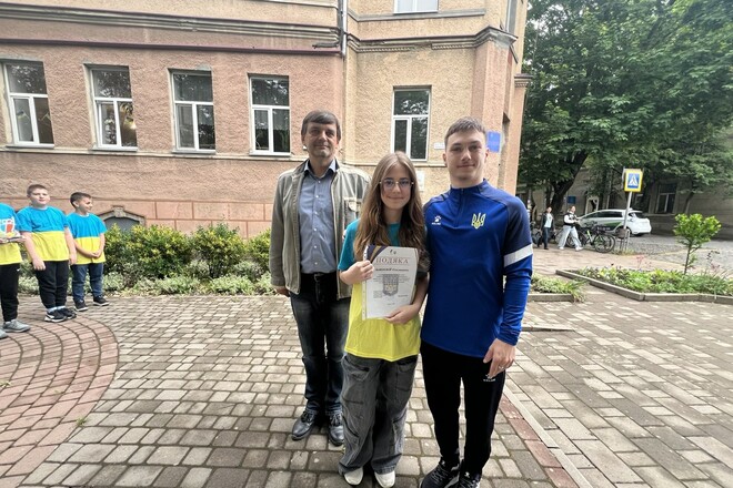 Серебряный призер чемпионата мира по лыжной акробатике посетил родную школу