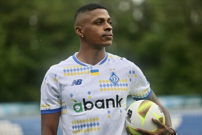 «Кот в мешке». Реакция болельщиков на переход Анхеля Торреса в Динамо