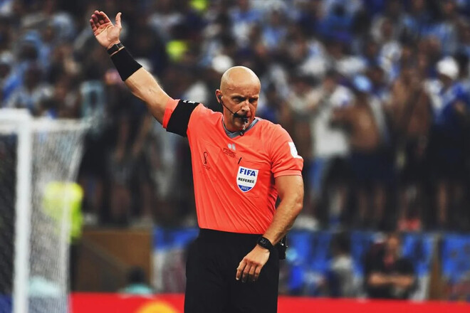 Йому смішно. Рефері матчу Інтер – Барселона відповів Фліку на критику