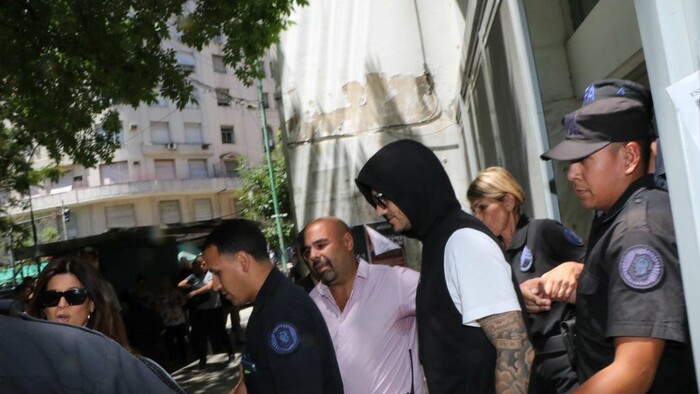 Известного аргентинского футболиста задержала полиция за угрозы экс-супруге