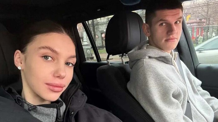 ФОТО. Гравцеві Динамо подарували повний набір Сталкера. Суркіс хвалиться