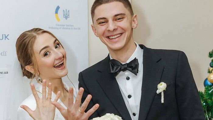 ФОТО. Так сильно тебе люблю! Дружина Миколенка вражена його подарунком