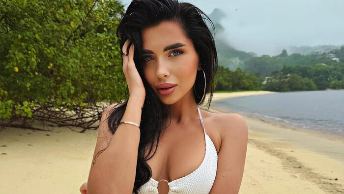 Дружина футболіста збірної України дала жару. Дружині Луніна сподобалось