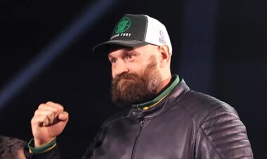 ВІДЕО. Бороду так і не поголив. Ф'юрі прибув на мегабій-реванш з Усиком