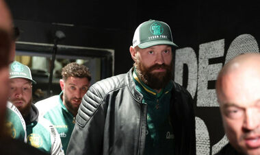 ВІДЕО. Незабаром бій! Ф'юрі вже затейпували руки перед мегафайтом з Усиком