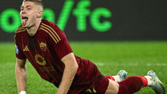 PHOTO. Dovbyk went to the second half of the match with the wrong surname on his shirt