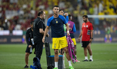ВИДЕО. Нырнул в прорубь. Роналду проводит отпуск в Финляндии