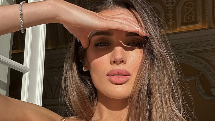 ВИДЕО. Девушка футболиста сборной Украины показала новую грудь