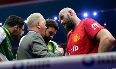 Warren told what Fury told him after defeating Usyk