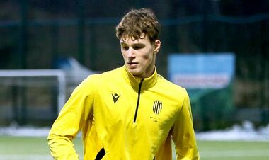 Шукають гравців. 16-річний форвард тренується з основою Руха