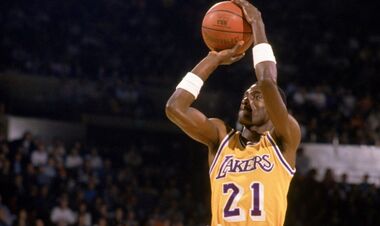 Лейкерс почтили легенду. Номер Майкла Купера выведен из обращения