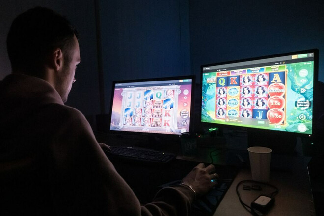 Известно, скольким украинцам ограничили доступ к азартным играм в 2024 году