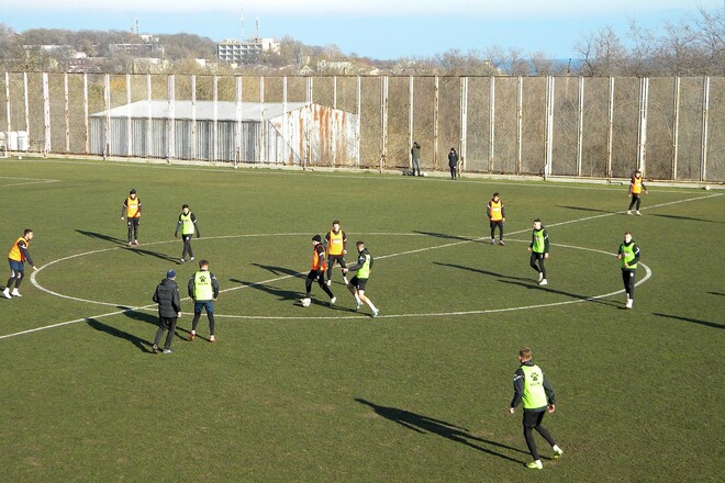 Перед вылетом на сбор. Черноморец провел первый матч в 2025 году