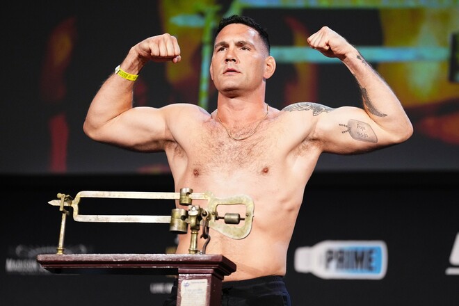 Провел 13 лет в организации. Бывший чемпион UFC завершил карьеру