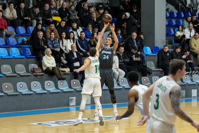 Днепр одержал разгромную победу над БК Запорожье