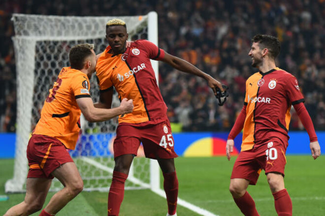 Топ-форвард Галатасарая считает несправедливым счет матча с Динамо