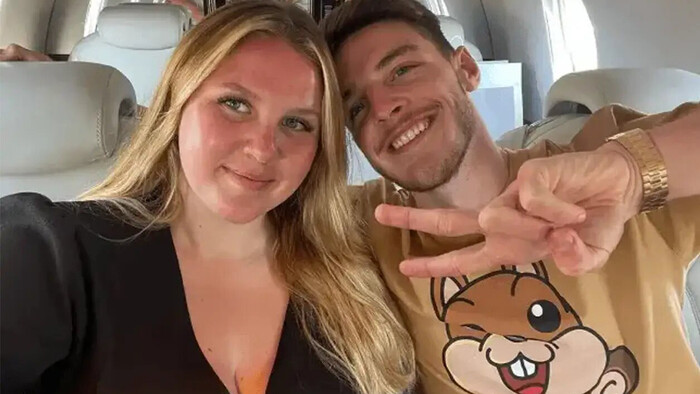 Дівчину топ-футболіста булили через її зовнішність. Видалила всі фото з IG